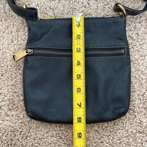 Fossil Voyager Small Crossbody Leather Bag - Picture 11 of 14